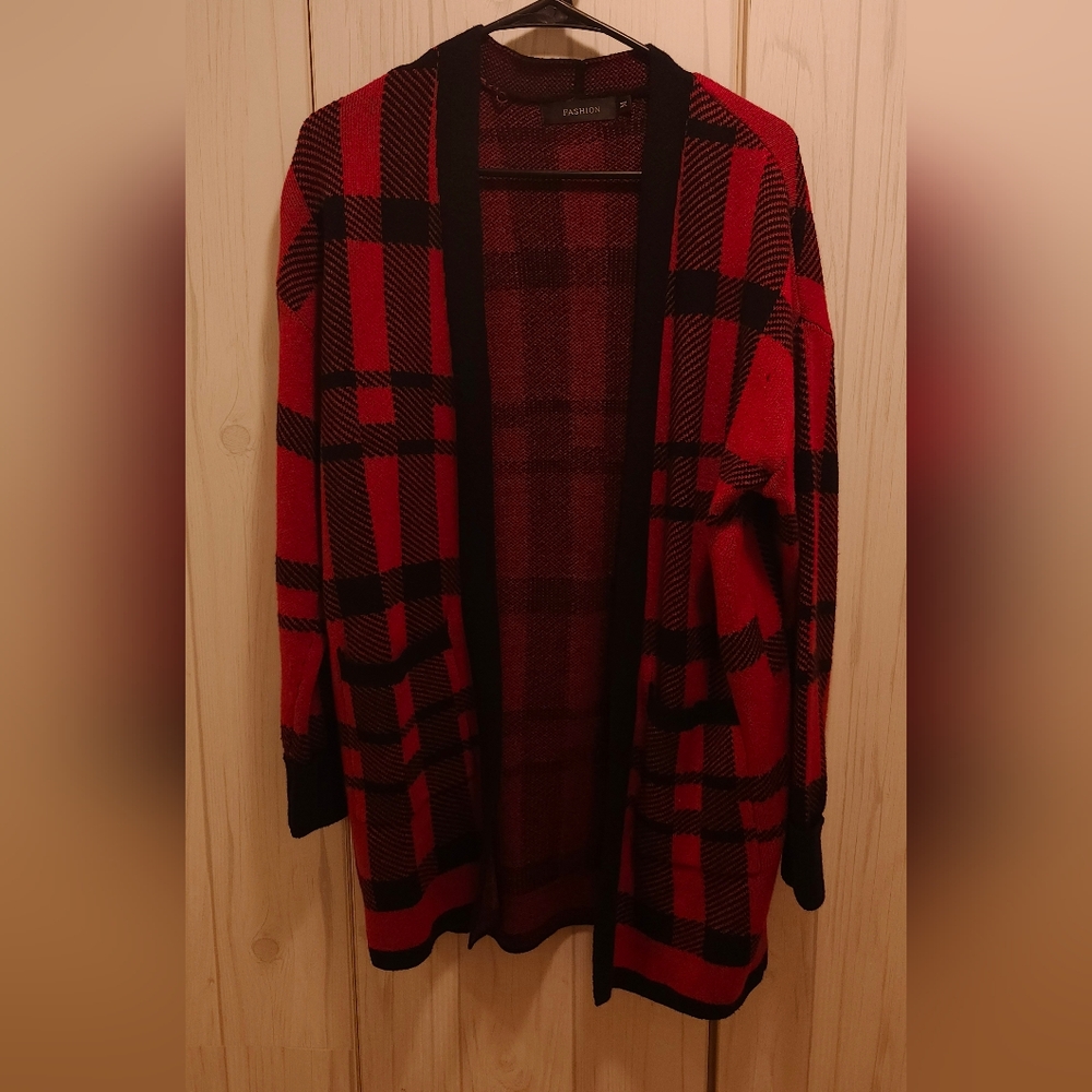 Fashion: Red and Black Plaid Open-Front Cardigan Sweater
